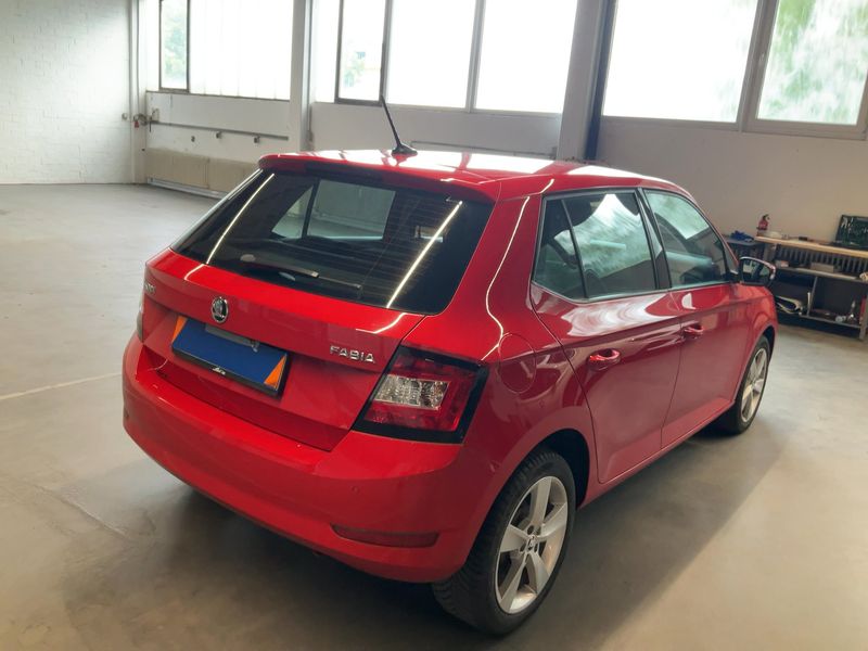 Skoda Fabia 1.0 MPI Cool Plus 2018 – снимка 8