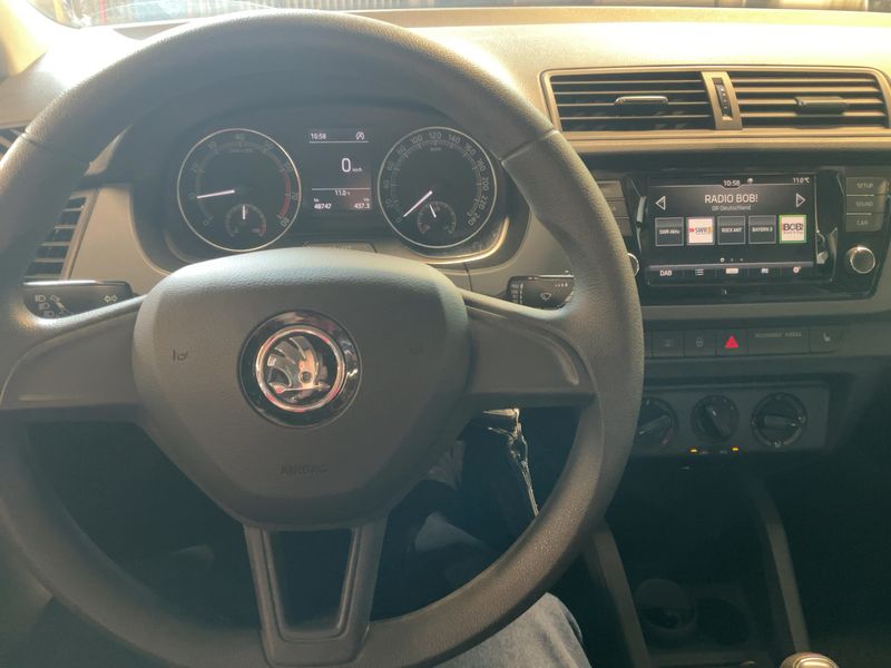 Skoda Fabia 1.0 MPI Cool Plus 2018 – снимка 17
