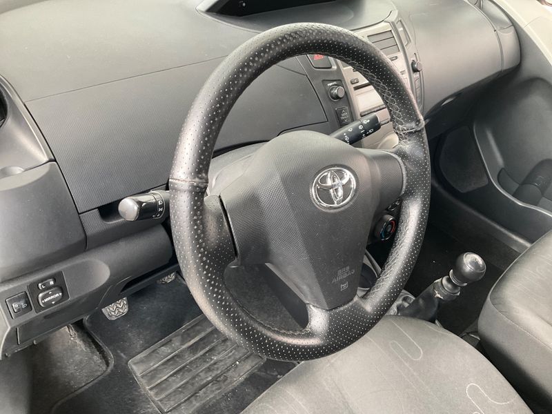 Toyota Yaris 1.4 D-4D Active 2014 – снимка 22