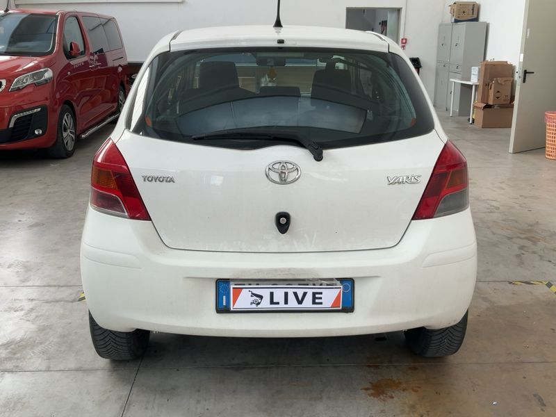 Toyota Yaris 1.4 D-4D Active 2014 – снимка 7