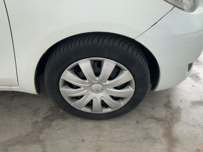 Toyota Yaris 1.4 D-4D Active 2014 – снимка 11