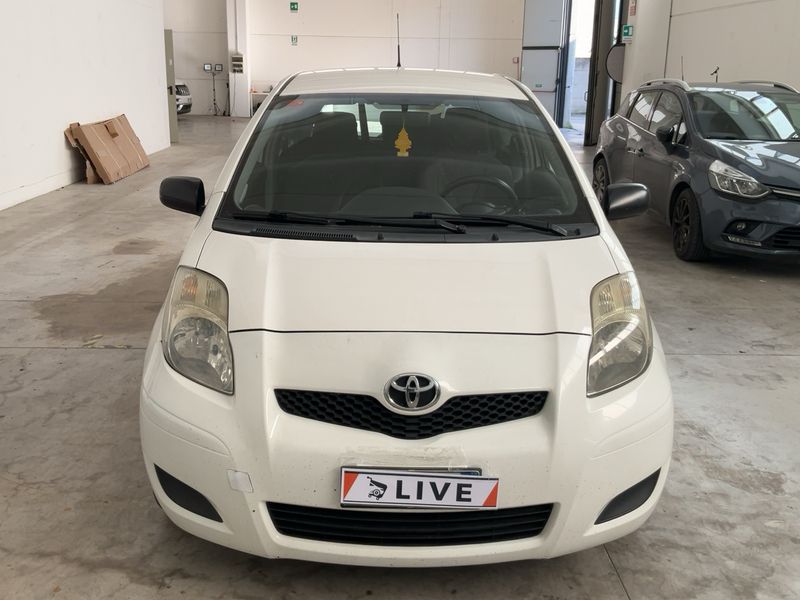 Toyota Yaris 1.4 D-4D Active 2014 – снимка 14
