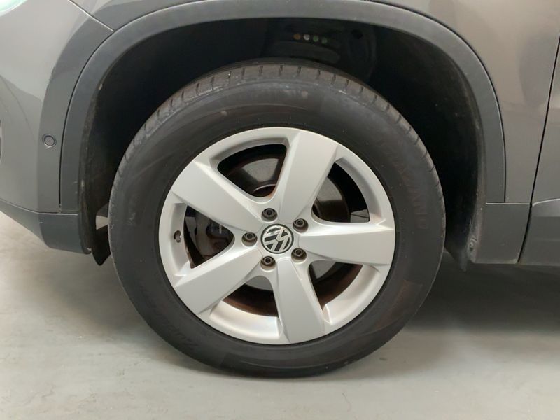 Volkswagen Tiguan 2.0 TDI Carat 4Motion 2010 – снимка 3