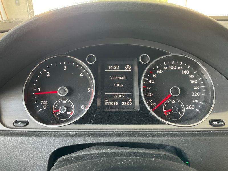 Volkswagen Passat 2.0 TDI Comfortline BlueMotion Tech 2011 – снимка 4