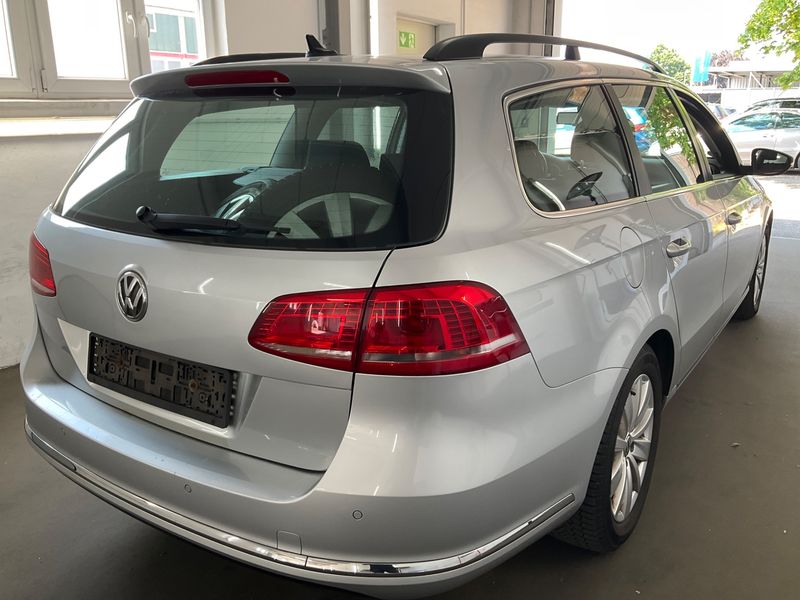 Volkswagen Passat 2.0 TDI Comfortline BlueMotion Tech 2011 – снимка 2