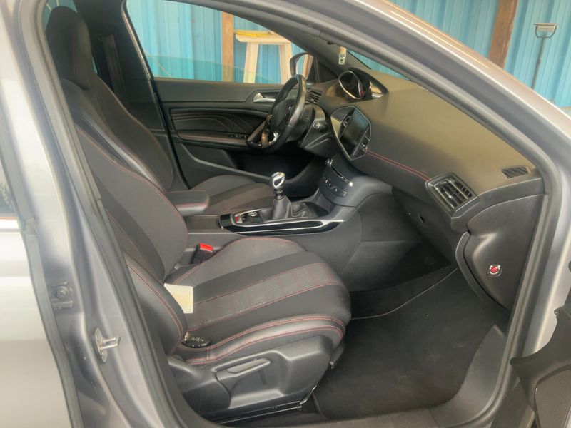 Peugeot 308 1.5 Blue-HDi GT Line 2018 – снимка 16