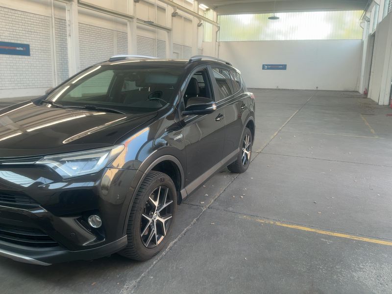 Toyota RAV 4 2.5 Hybrid Style 2017 – снимка 2