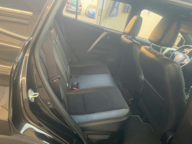 Toyota RAV 4 2.5 Hybrid Style 2017 – снимка 19