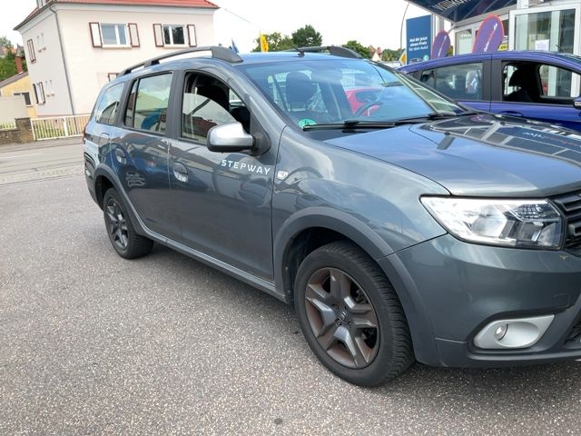 Dacia Logan MCV 0.9 TCe Stepway Celebration 2017 – снимка 12