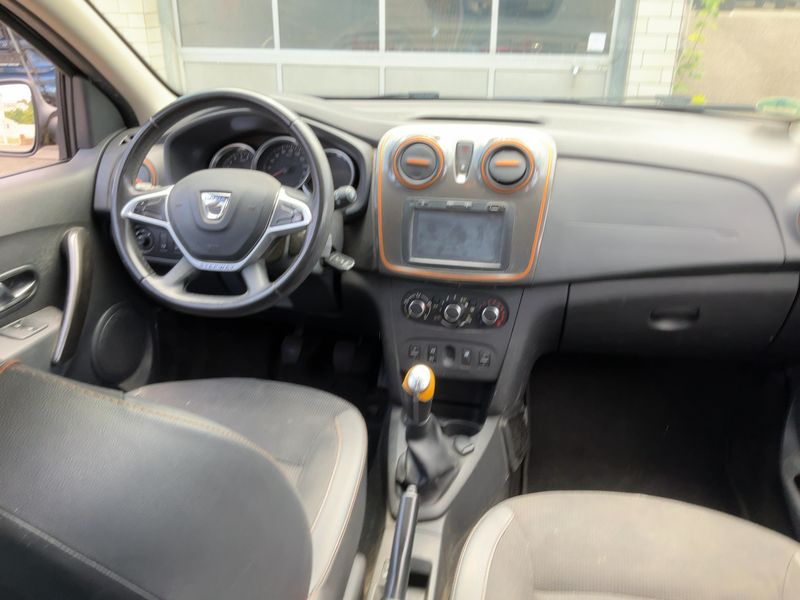 Dacia Logan MCV 0.9 TCe Stepway Celebration 2017 – снимка 17