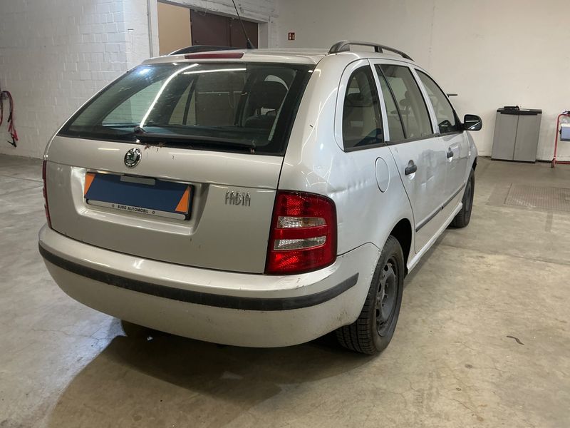 Skoda Fabia 1.4 Comfort 2004 – снимка 2