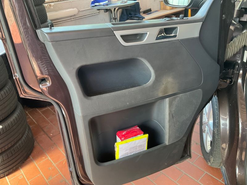 Volkswagen T5 Multivan 2.0 TDI Comfortline 4Motion 2014 – снимка 26