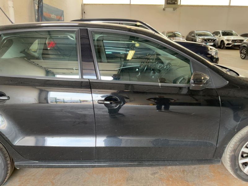 Volkswagen Polo 1.4 TDI Comfortline BlueMotion Tech 2015 – снимка 10