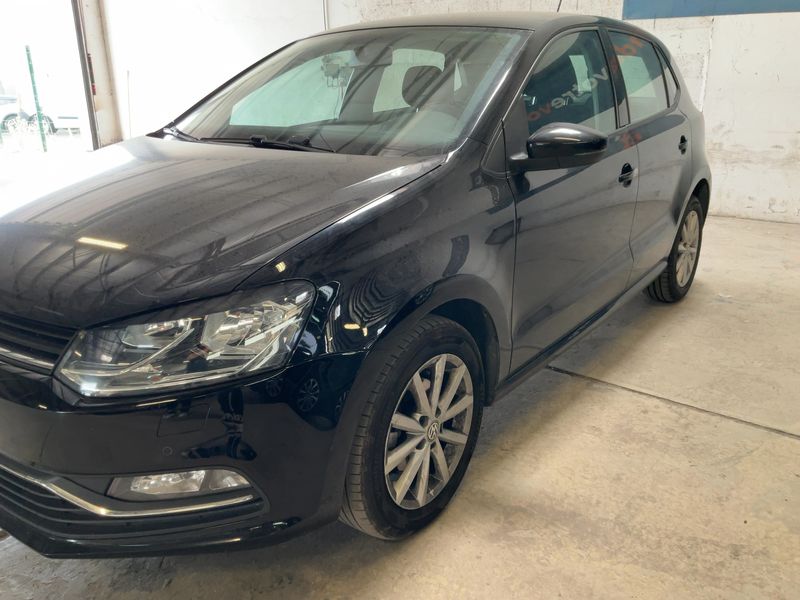 Volkswagen Polo 1.4 TDI Comfortline BlueMotion Tech 2015 – снимка 2