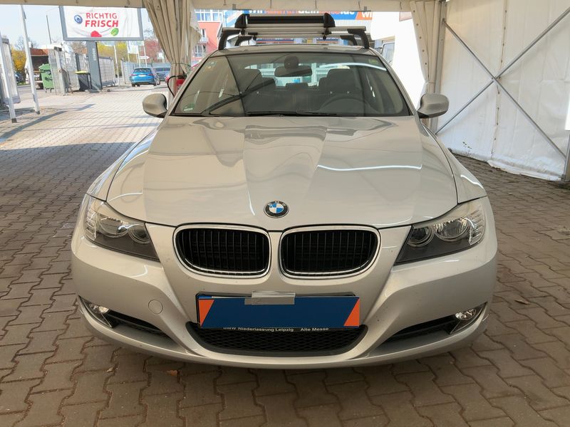 BMW 3er 318i 2009 – снимка 14