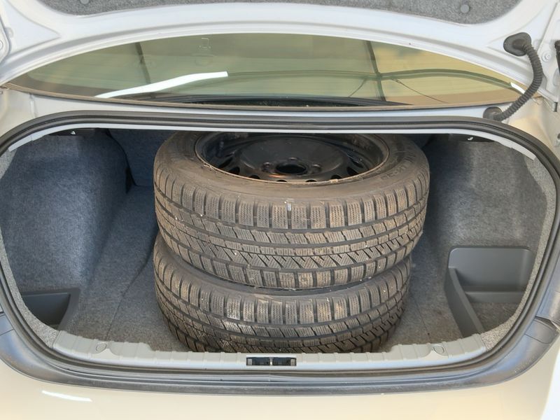 BMW 3er 318i 2009 – снимка 16