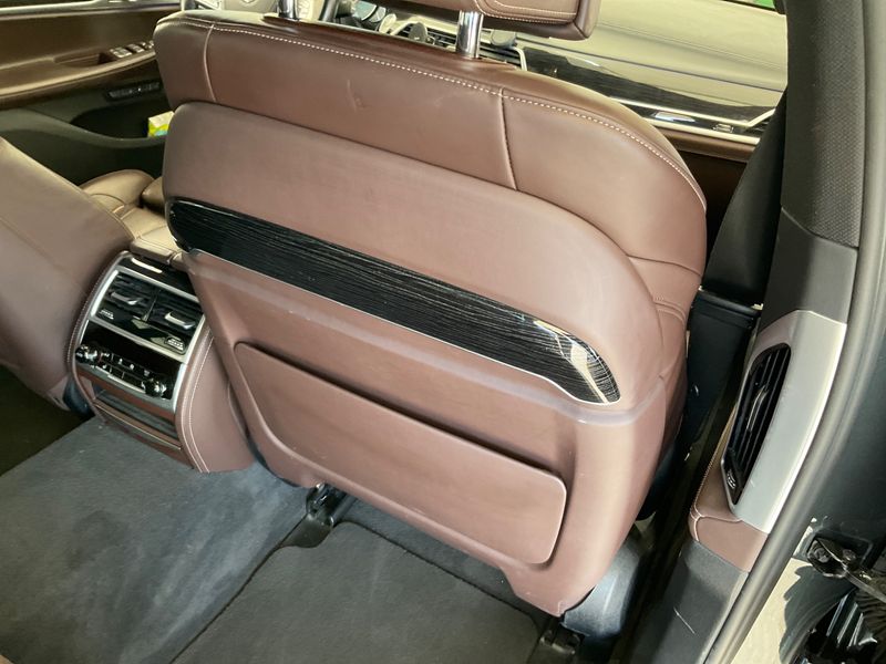 BMW 7er 750i L xDrive 2017 – снимка 27