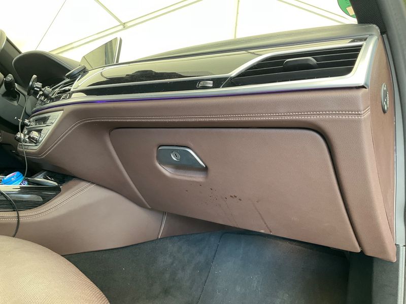 BMW 7er 750i L xDrive 2017 – снимка 41