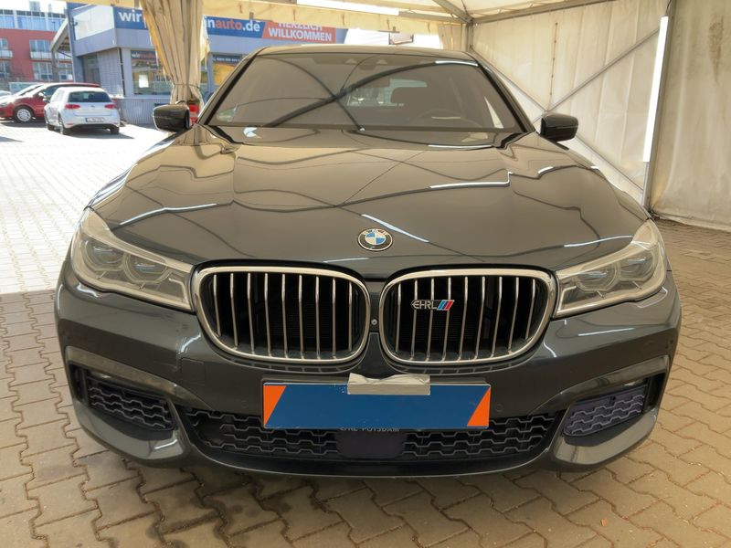 BMW 7er 750i L xDrive 2017 – снимка 14