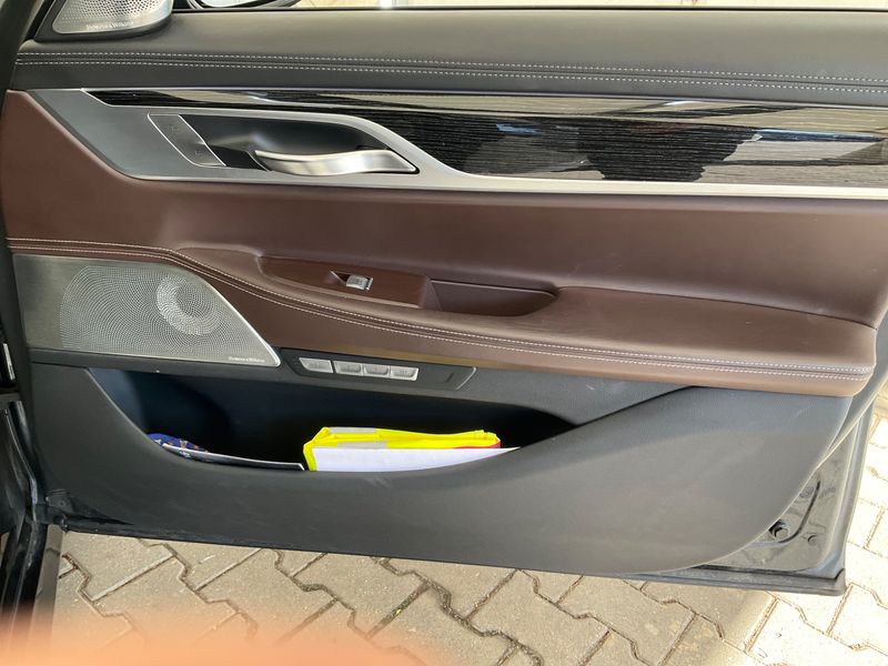 BMW 7er 750i L xDrive 2017 – снимка 28