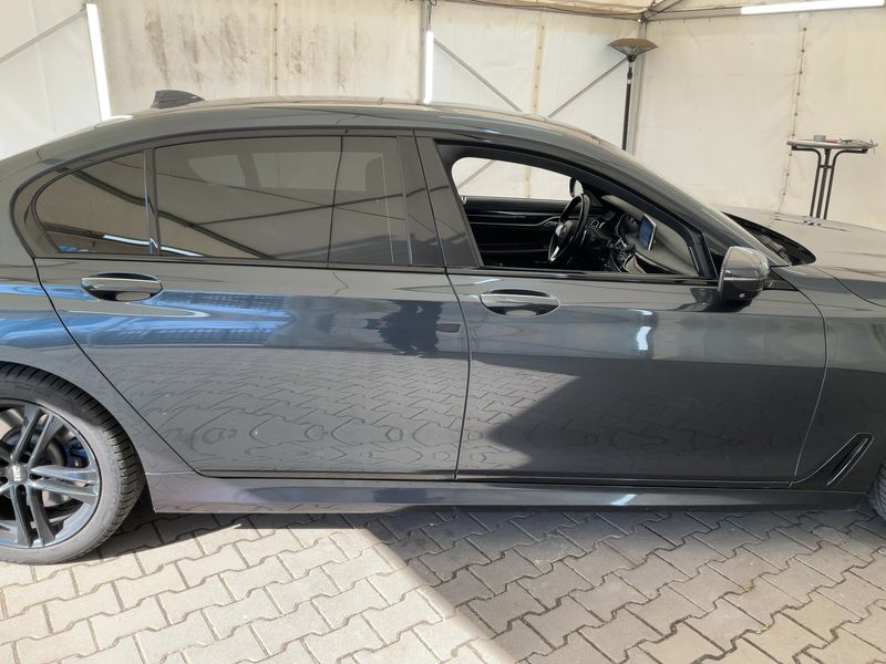 BMW 7er 750i L xDrive 2017 – снимка 10