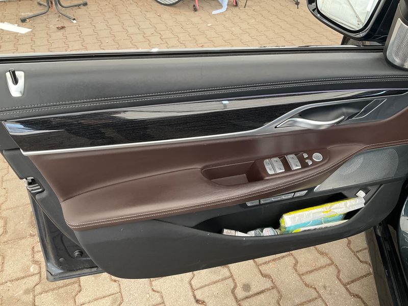 BMW 7er 750i L xDrive 2017 – снимка 30