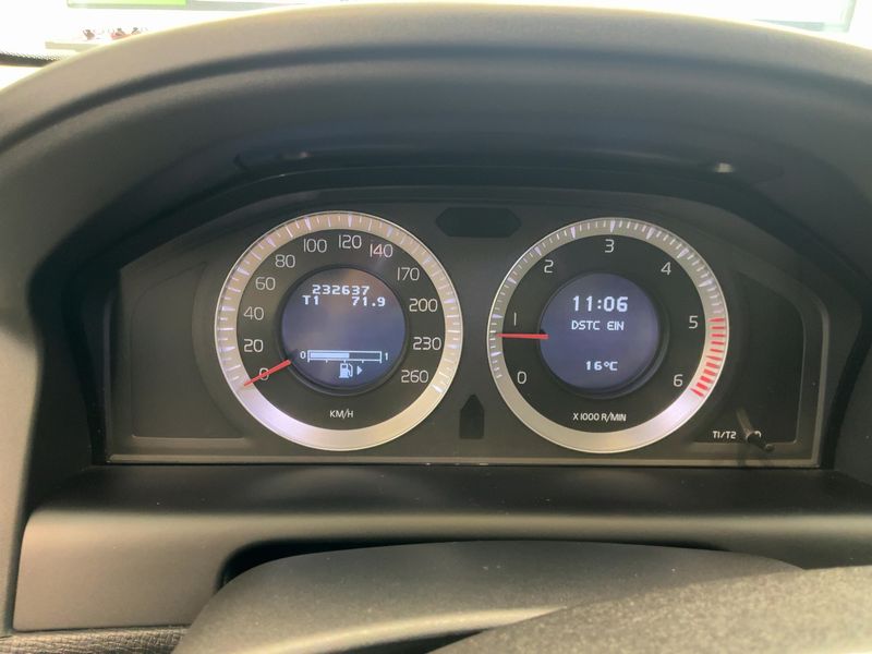 Volvo XC60 2.4 D5 Momentum AWD 2010 – снимка 19