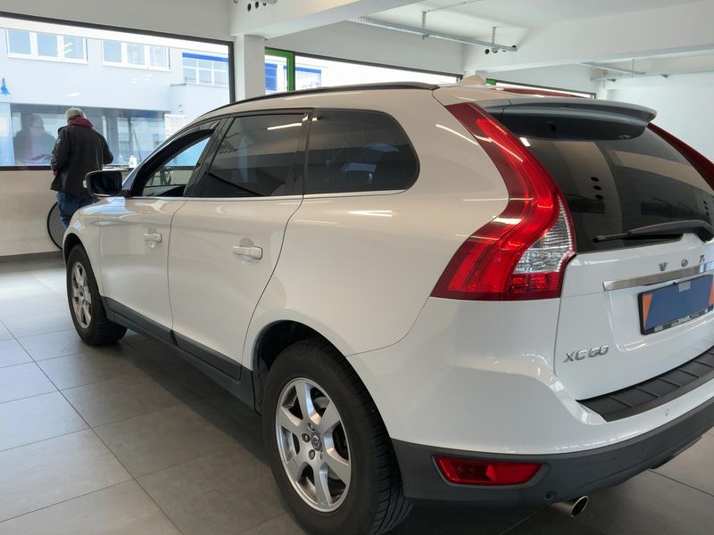 Volvo XC60 2.4 D5 Momentum AWD 2010 – снимка 6