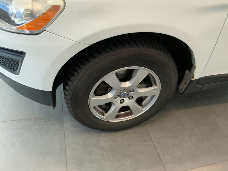 Volvo XC60 2.4 D5 Momentum AWD 2010 – снимка 3