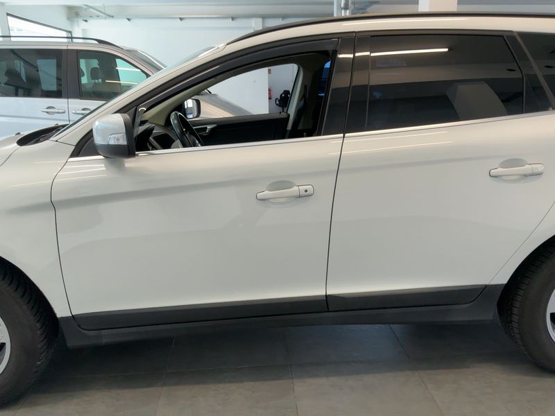 Volvo XC60 2.4 D5 Momentum AWD 2010 – снимка 4