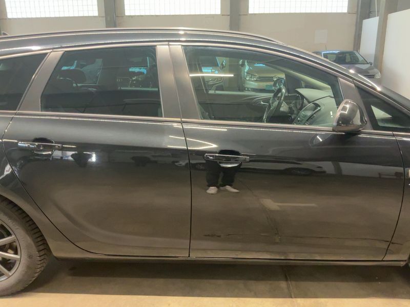 Opel Astra 1.6 CDTI DPF Edition 2014 – снимка 10