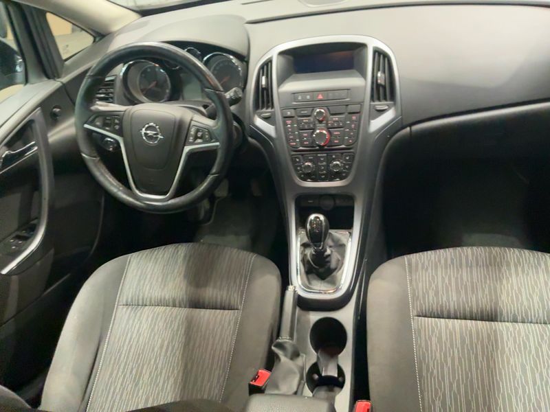 Opel Astra 1.6 CDTI DPF Edition 2014 – снимка 18