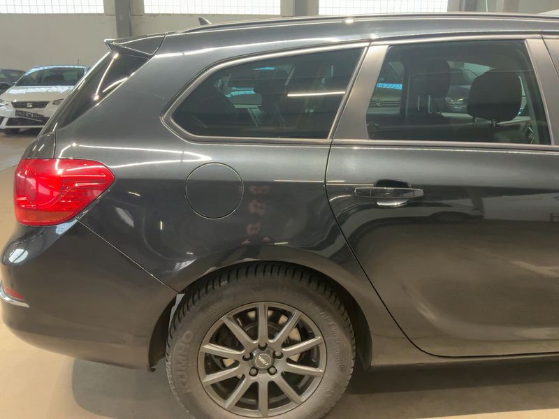 Opel Astra 1.6 CDTI DPF Edition 2014 – снимка 8