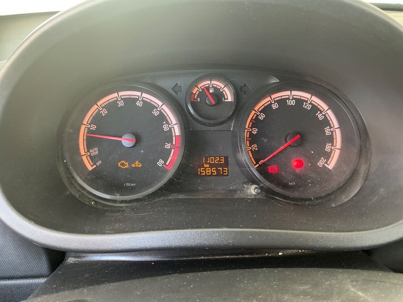 Opel Corsa 1.2 CMon 2012 – снимка 4