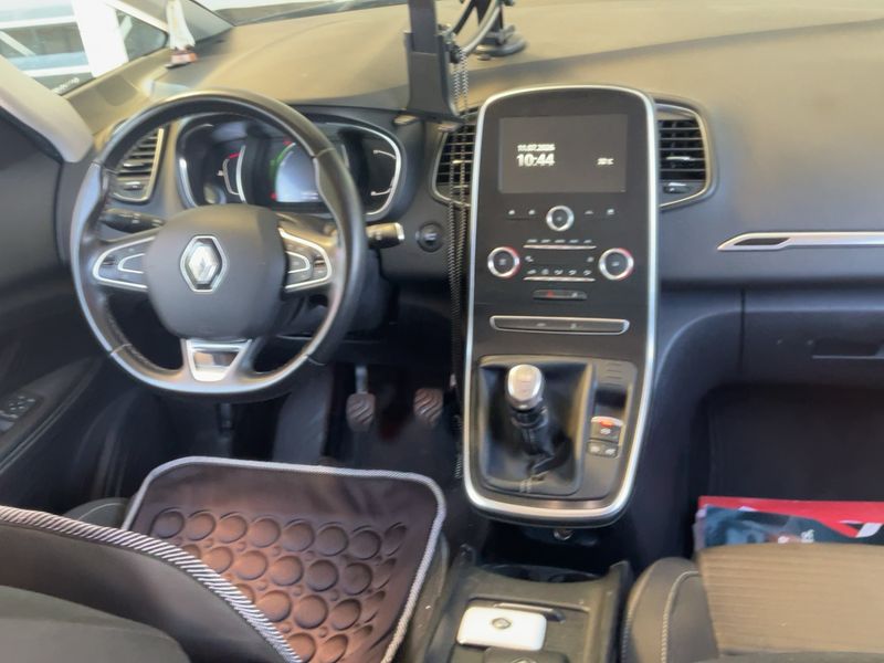 Renault Grand Scenic 1.3 TCe Business 2021 – снимка 17