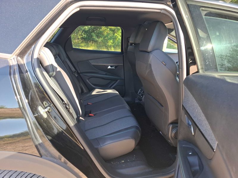 Peugeot 3008 1.2 PureTech Allure Pack 2023 – снимка 14