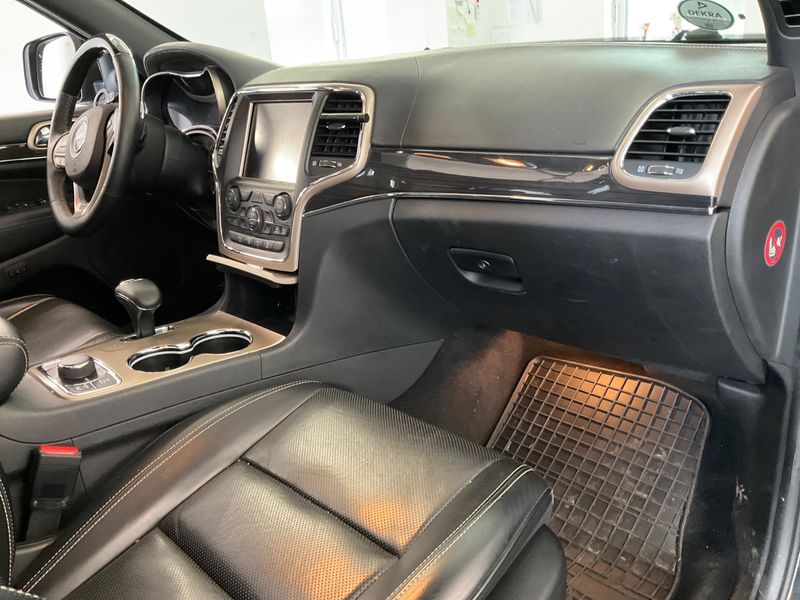 Jeep Grand Cherokee 3.0 CRD Overland 2015 – снимка 27