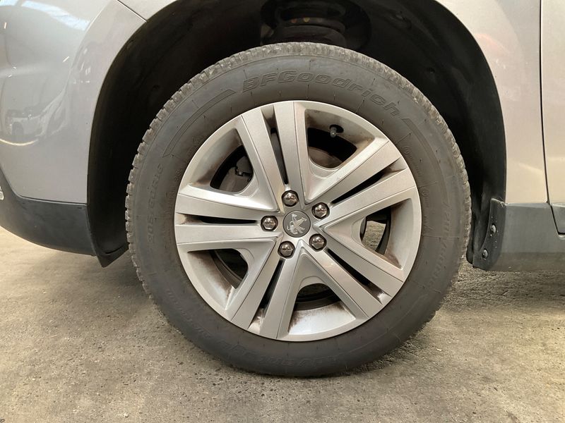Peugeot 2008 1.2 e-THP Style 2019 – снимка 3