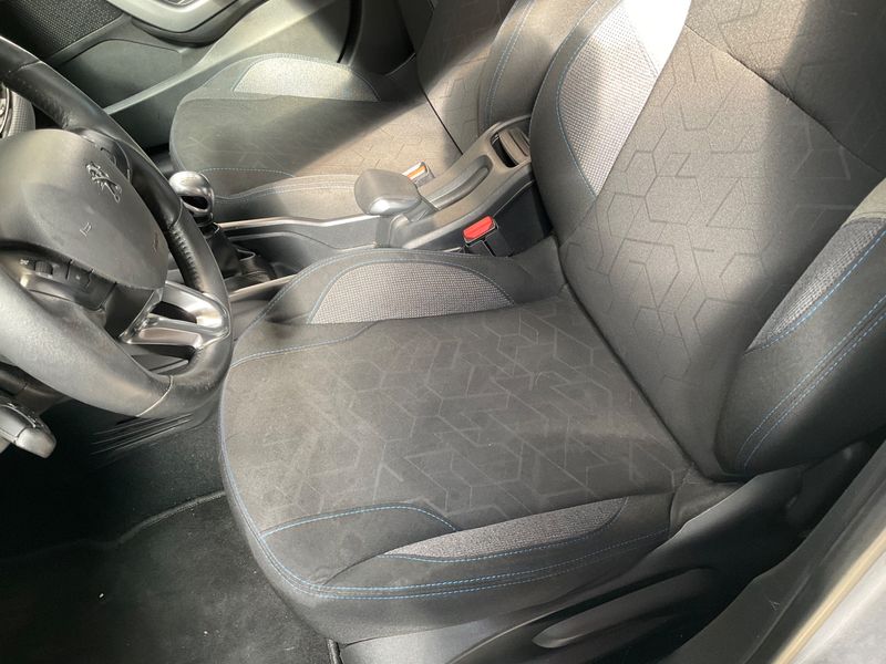 Peugeot 2008 1.2 e-THP Style 2019 – снимка 22