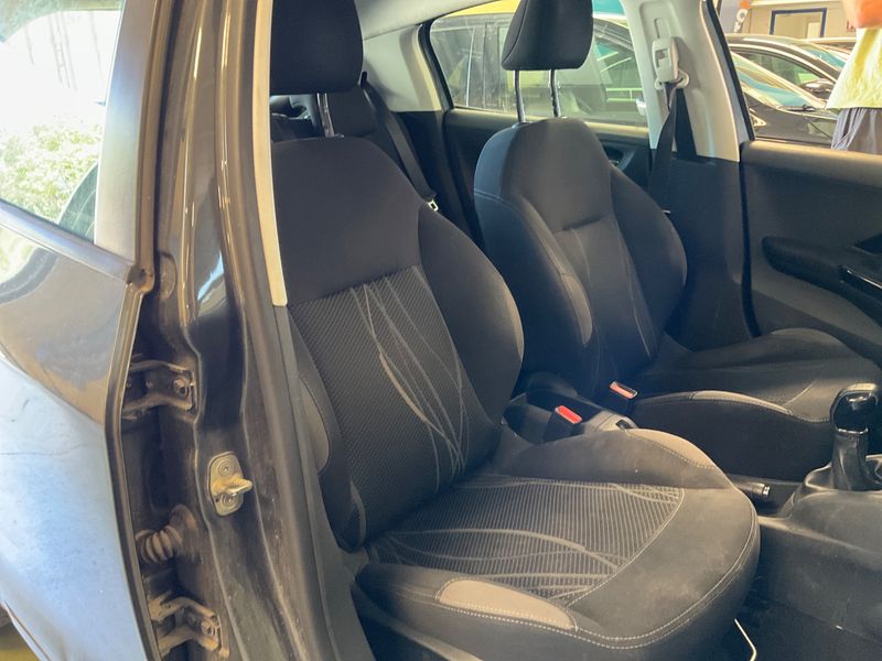 Peugeot 208 1.6 HDi Active 2014 – снимка 3
