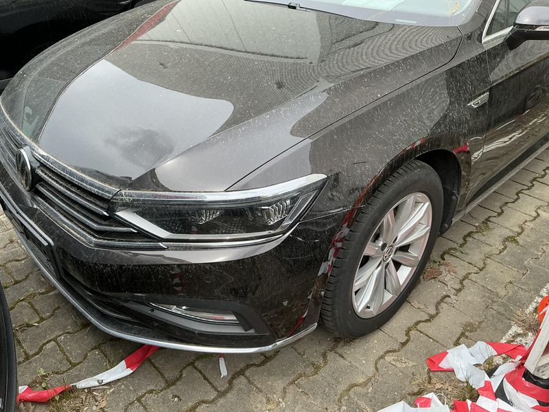Volkswagen Passat 2.0 TDI Elegance 2019 – снимка 1