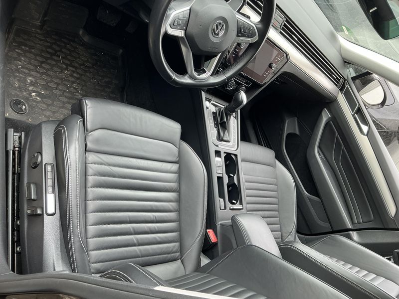 Volkswagen Passat 2.0 TDI Elegance 2019 – снимка 16
