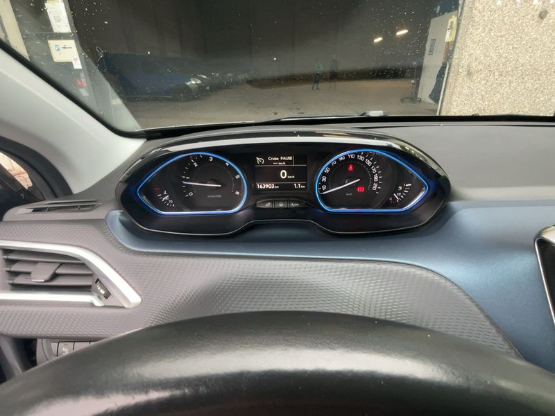 Peugeot 2008 1.6 e-HDi Crossway 2015 – снимка 18