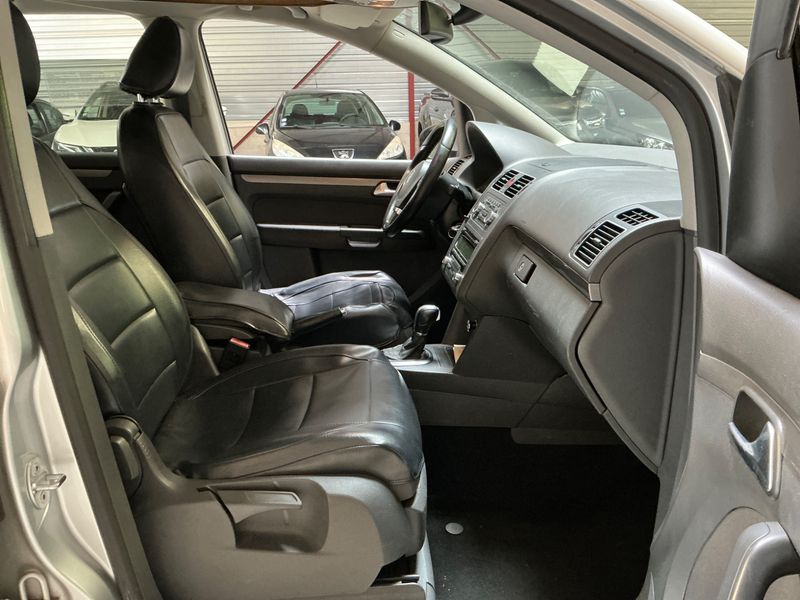 Volkswagen Touran 2.0 TDI Comfortline 2010 – снимка 3