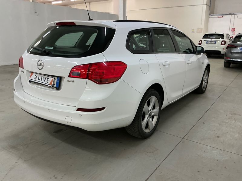 Opel Astra 1.7 CDTI Edition 2012 – снимка 2