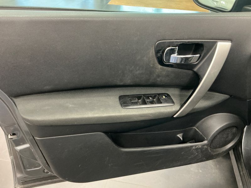 Nissan Qashqai 1.6 dCi N-Tec 2012 – снимка 26