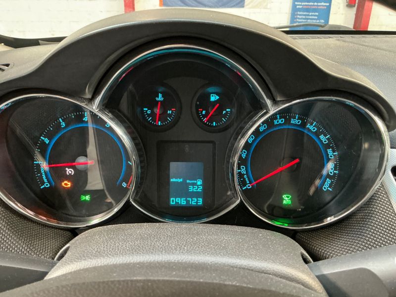Chevrolet Cruze 1.8 LTZ 2011 – снимка 4