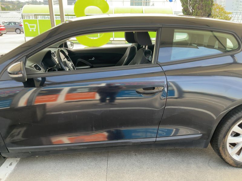 Volkswagen Scirocco 2.0 TDI 2009 – снимка 4
