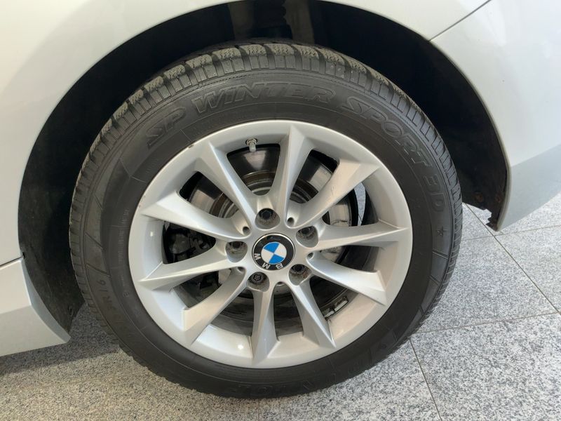 BMW 1er 120d xDrive Advantage 2018 – снимка 5