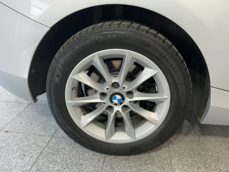 BMW 1er 120d xDrive Advantage 2018 – снимка 9
